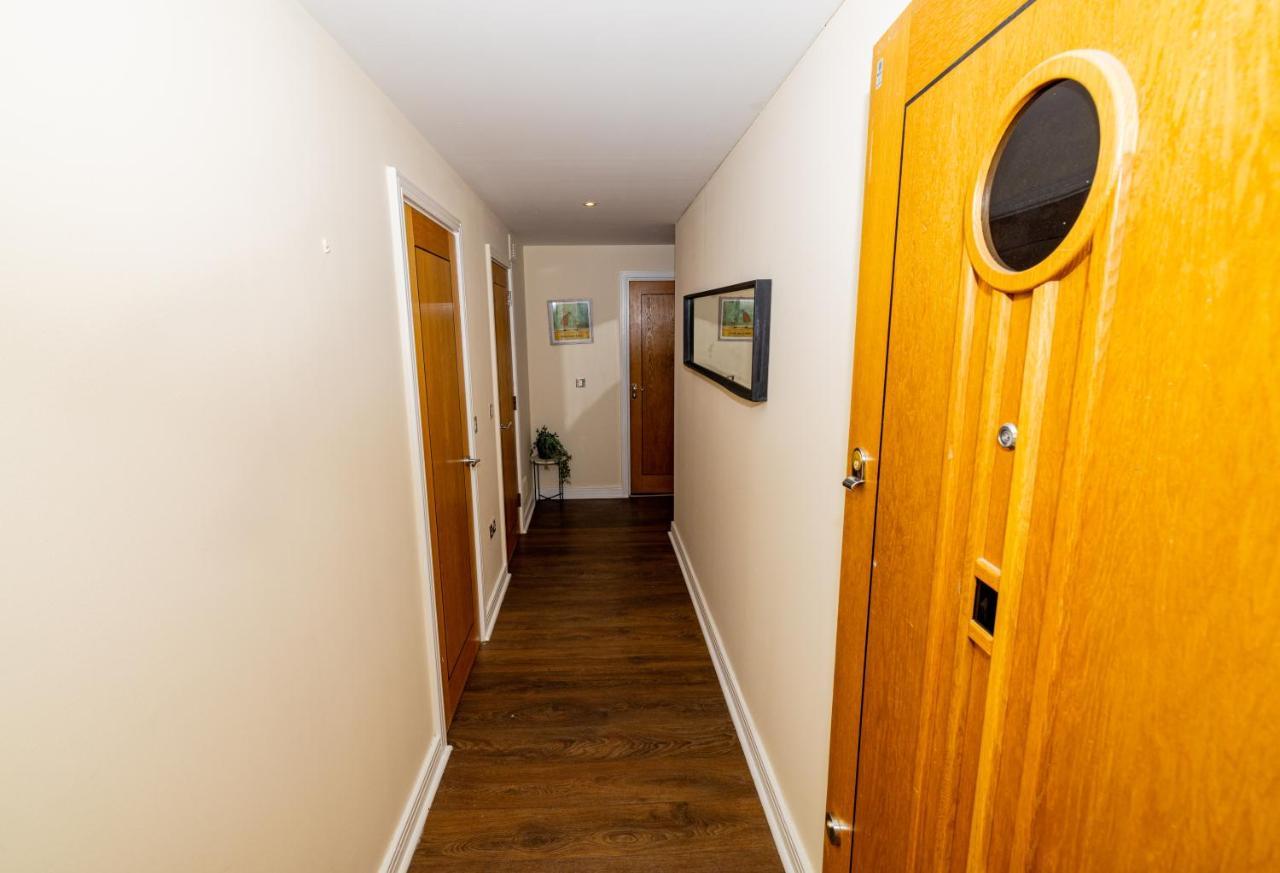 Two Bed Apartment Near Canary Wharf Londres Exterior foto